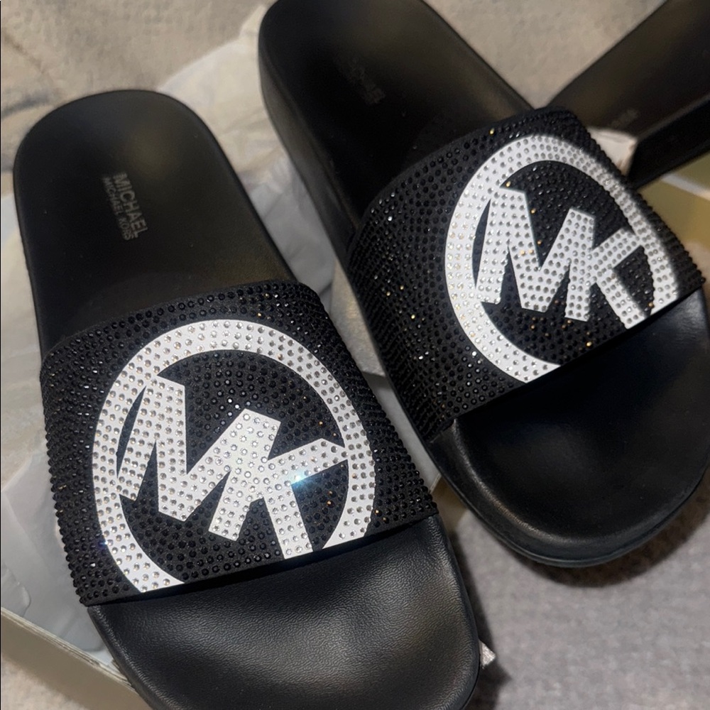 🖤🤍Michael Kors Black and White Gilmore Slides🖤🤍